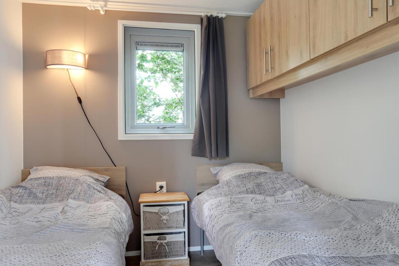 Landelijk Chalet 87 Oosterwolde  Kültér fotó